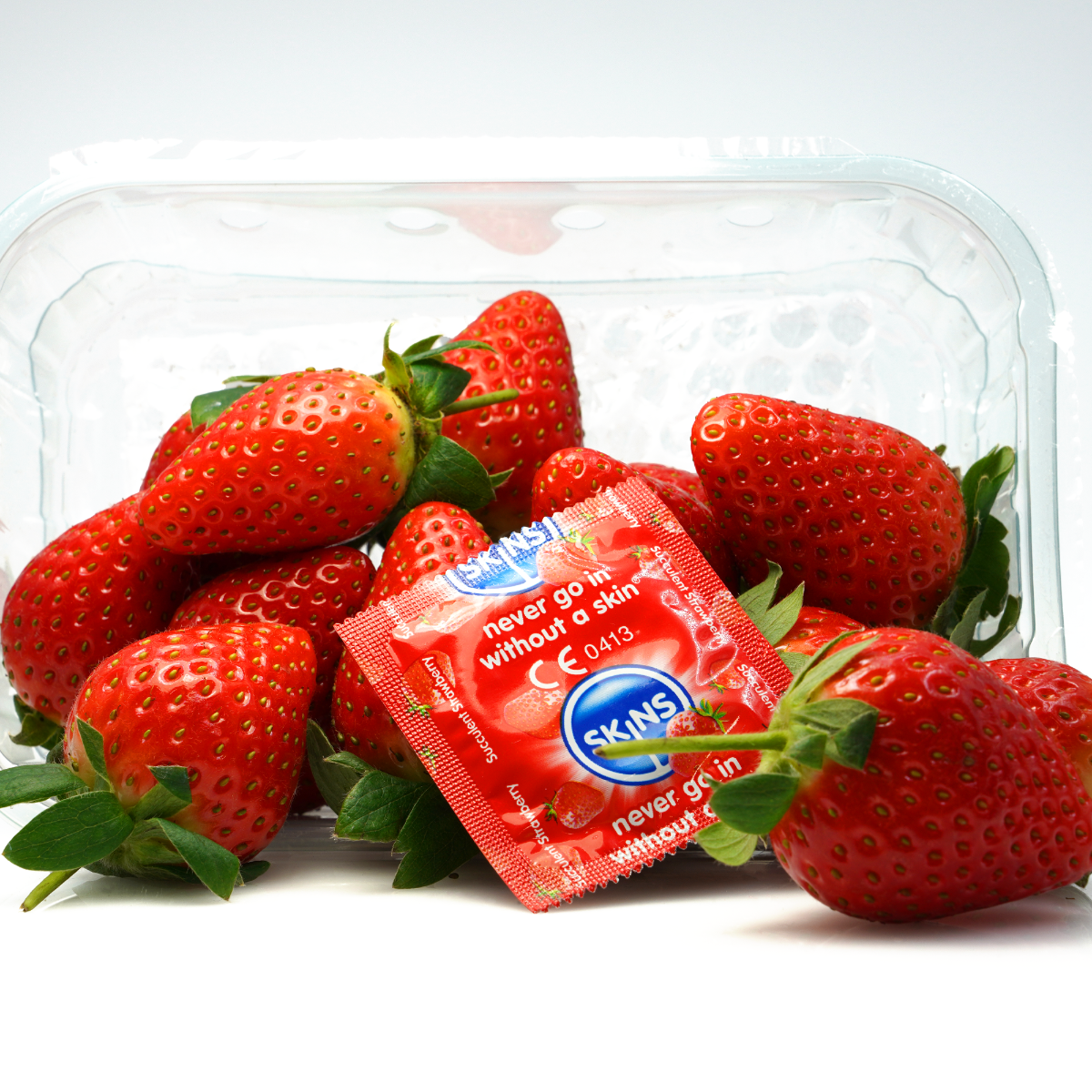 Skins Condoms Strawberry 12 Pack