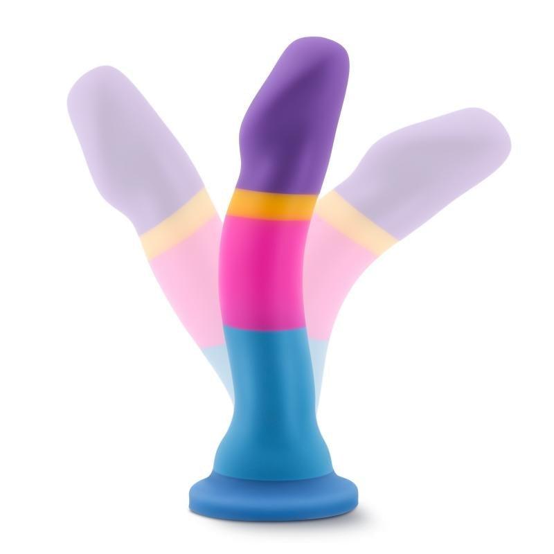 Avant - Silicone Dildo With Suction Cup - Hot 'n' Cool